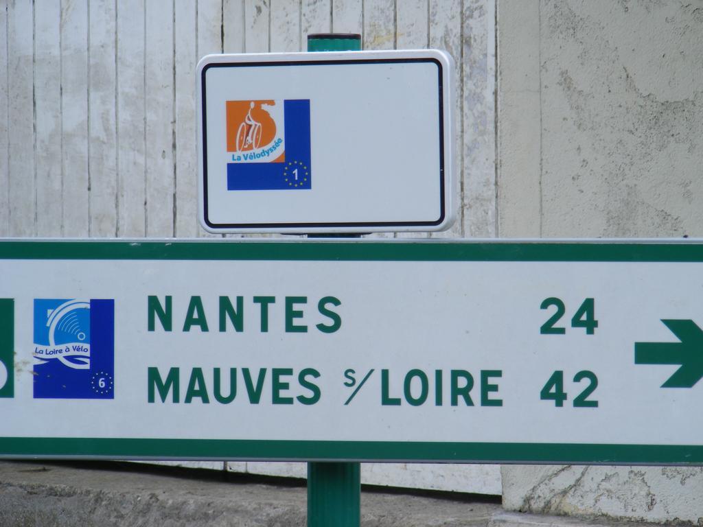 Chambres D'Hotes Vignes Et Loire Drain Exterior photo